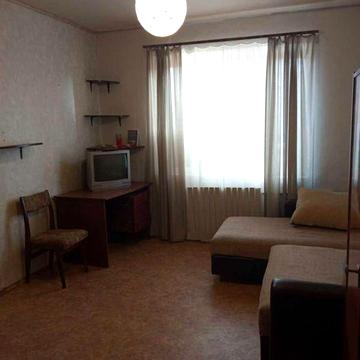 Сдам свою 1-комнатную квартиру на ул. Лопанская, 31