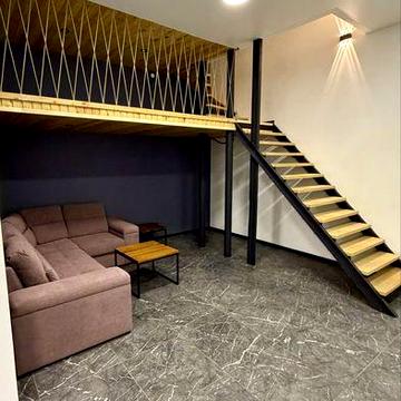 Продаж дворівневої квартири в центрі міста. Окремий вхід. Новий ремонт