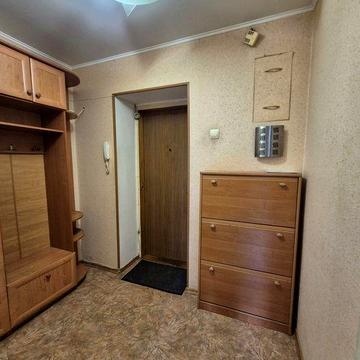 Продам просторную 1-но комнатную квартиру в 9 этажном доме,2 этаж