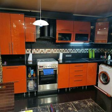 Срочная продажа стильной 2к квартиры на  пр.Героев Украины.