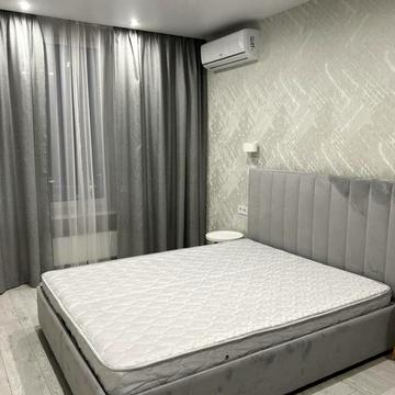 Дніпровська набережна вул., 20-Б