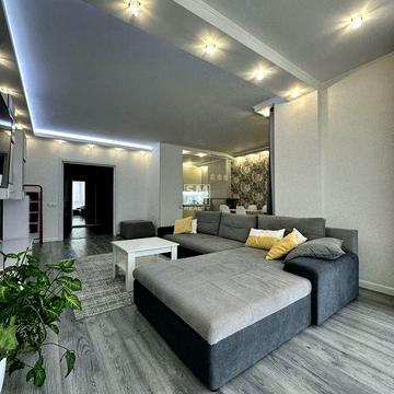 Видова 2-кім. кв-ра з євроремонтом 83м2 , генератор. м. Лівобережна