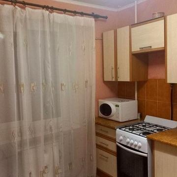 2-кімнатна квартира, вул. Злагоди 18, м. Тетіїв