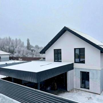 Продаж сучасного двоповерхового будинку на березі річки