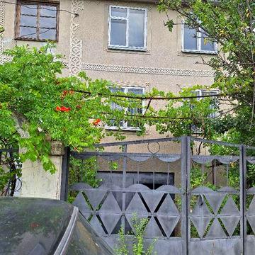 продаж будинку по київський трасиш