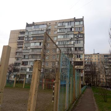 Озерна вул., 4