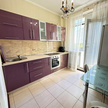 Перлинна вул., 3