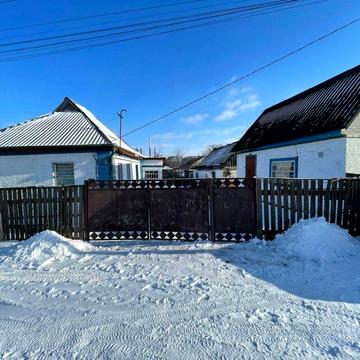 Будинок з великою приватною ділянкою 11 соток