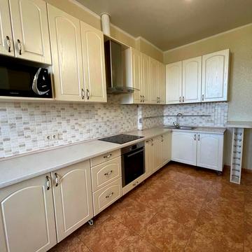 Академіка Корольова вул., 5/4