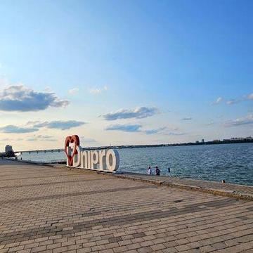 Продам 3кв. Центр, сталинка 2 этаж, гараж, набережная