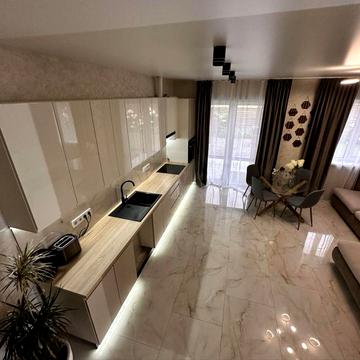 Оренда чудового 2поверхового будинку, с. Білогородка