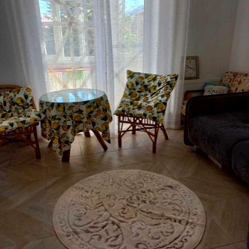 Продам 1 к\кв новобудова вул Адміральська меблі техніка закритий двір