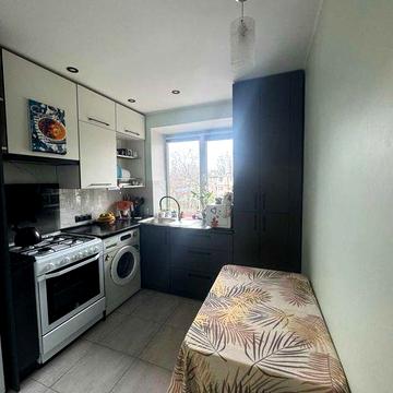 Прдам квартиру на Черемушках, кирпичный дом