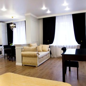 Валерія Самофалова вул. (Каманіна), 16