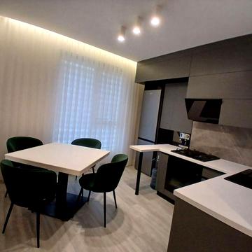 Оренда 2х кімн нов. Чернівці Район Майданн

Здається  2 км новобудова