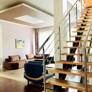 Радистів пров., 40