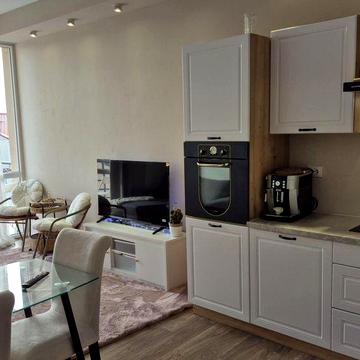 Продаж 2х кім з ремонтом в центрі