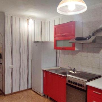 2ком квартира по ул. Космическая, Космос