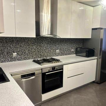 Затишна квартира в новому будинку з паркомісцем на Котовського !