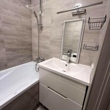 Оренда однокімнатної квартири Чорних Запорожців 18  поверх 8 не кутова