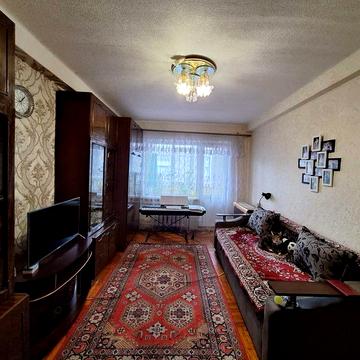 Продам четырехкомнатную квартиру