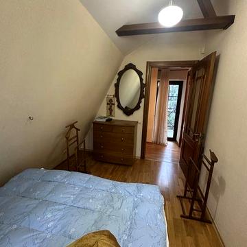 Оренда дома 2 спальни , кухня , сховище , закрита територия