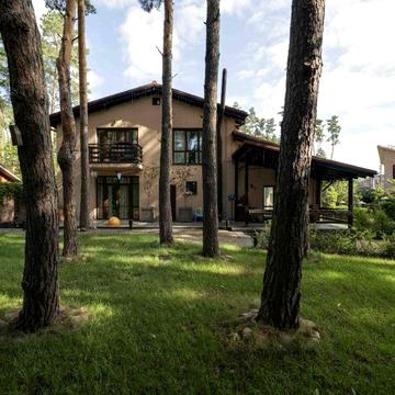 Теплий будинок в с.Старі Петрівці/ камін, бассейн