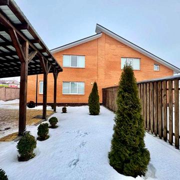 БУДИНОК 300 кв.м для 2-х РОДИН на 15 сотках в самому ЦЕНТРІ 10 км Київ