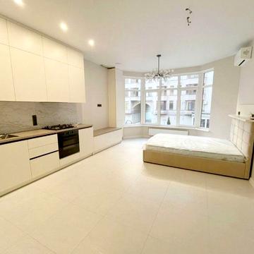 Сдам 1ую квартиру ЖК Авиньон, Дача Ковалевского.Кровать, диван.Паркинг