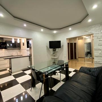 Академіка Глушкова просп., 25