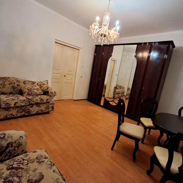 Здам в ЦЕНТРі Жмеринки по Соборній частину будинку  є свій  двір