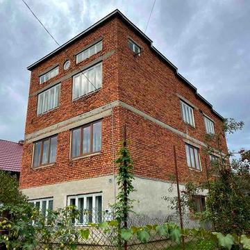 Продам 3 поверховий будинок в с. Кушниця