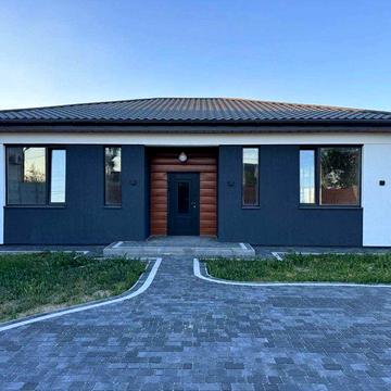 Сучасний енергоефективний будинок в центрі м. Підгородне