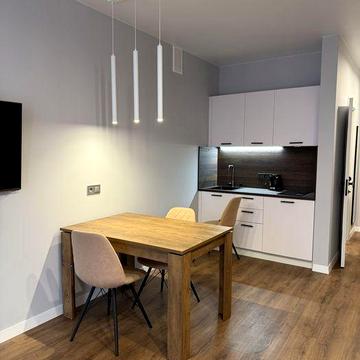 Без комісії, перша здача. Опалення є завжди