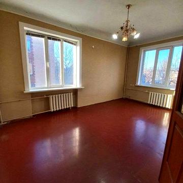 Світла 3-кімн сталінка 73 м², 3 поверх, центр 9 кв. ЮГОК, без ріелтора