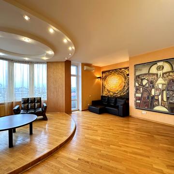 Молдовська вул. (Молдавська), 2