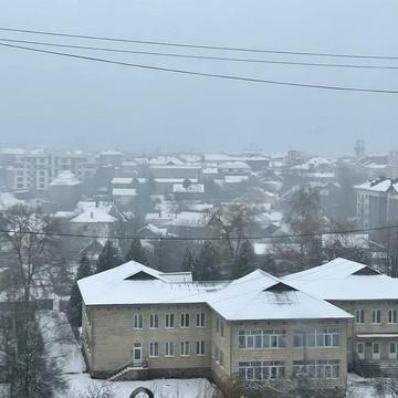 Здається в оренду  в центі на довготривалий термін 1-кімнатна квартира