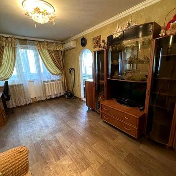 Сдается 2 к кв в Лесках,Евгения Логинова,долгосрочно.