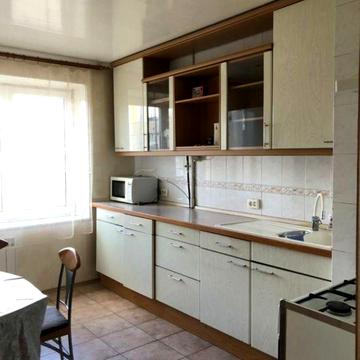 Героїв просп., 33