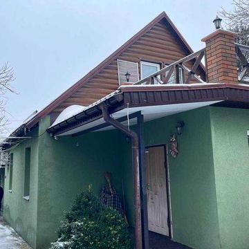 Продам сучасний будинок в селищі Високий.