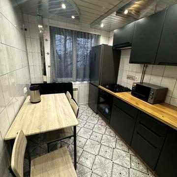 Сдам 4 комнатную квартиру на Победе-6!