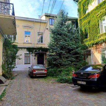 Сдам 1 ком.квартиру Центр/Воронцовский пер/Европейская1 этаж длительно