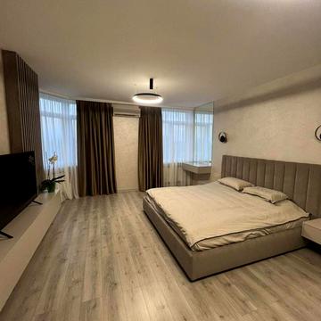 Разумовська вул., 10