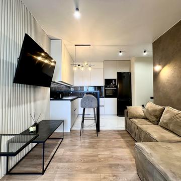 Зарічна вул., 4