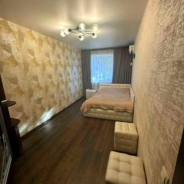 2к, центр, все залишається , середній поверх, телефонуй