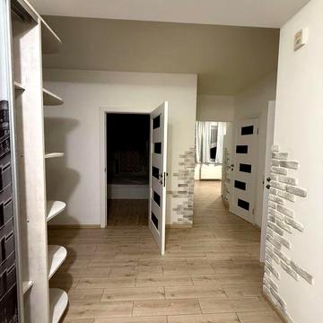 Простора 2-кімнатна квартира в новобудові ВЛАСНИК