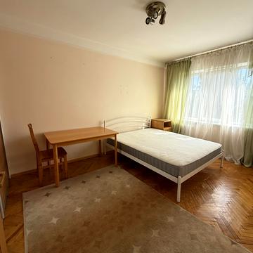 Олени Теліги вул., 1-А