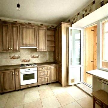 Продаж просторої 1-кімнатної квартири по Проспект Миру !