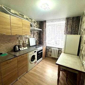 Звіринецька, Либідська, 2к квартира після ремонту! 2-й поверх! Є Газ!