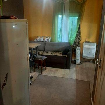 Пів будинку, кунг, погреб, паркомісце землю під житло, чи мікробізнес.